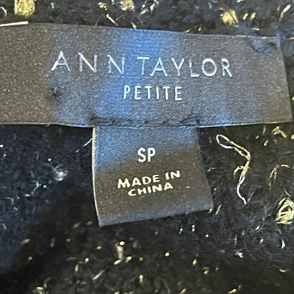 NEW! Ann Taylor Black & Metallic Gold Turtleneck Puff Sleeve Sweater Size S/P - Picture 11 of 11